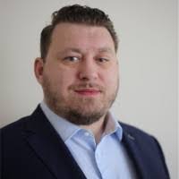 Derek Brewington's Instagram, Twitter & Facebook