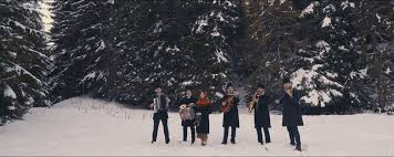 Cristina, livia, scurtu, pornit, vestea, buna, colind. Veva Band Vestea Buna Versuri Versuri