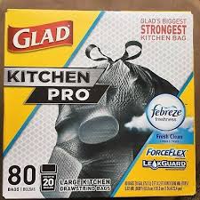 Glad tall kitchen drawstring trash bags are designed with forceflex technology to give extra flex as it expands around sharp edges and heavy loads, so you can pack it in without ripping. Glad Forceflex Kitchen Pro Drawstring Trash Bags Fresh Clean 20 Gallon 80 Ebay Trash Bags Trash Bag Kitchen Bag