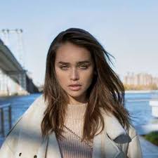 Long bob, ou lob, comme c'est communément appelée, a toujours été surnommée la coiffure de l'année. Photos Les Colorations Tendance Pour L Automne Hiver 2020 2021 Gala