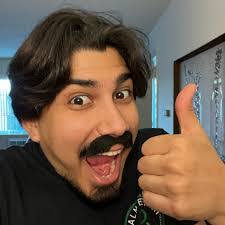 Trevor Hollis's Instagram, Twitter & Facebook