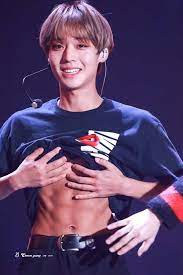 Shitㅠㅠㅠ i love you jihoon. Fans Look Back At Park Jihoon And Park Woojin S Abs Upgrade During Wanna One Concert Kpopmap