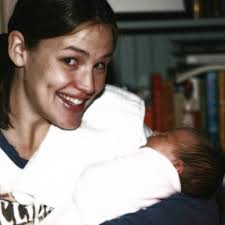 Jennifer garner, who catapulted into stardom with her lead role on the television series alias (2001), has come a long way from her birthplace of houston, texas. Ben Affleck Shares Mother S Day Message For Jennifer Garner Popsugar Family