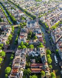 Topraklarının çok büyük bir kısmı batı avrupa'dadır, ayrıca karayipler'de üç adası bulunmaktadır. Wannaworld On Twitter Amsterdam City Amsterdam Travel Amsterdam Photography