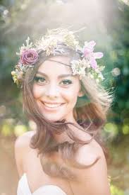 Flowers are one of the best representations of nature's creativity. Tips And Ideas For Wearing Fresh Flowers In Your Hair For Your Wedding