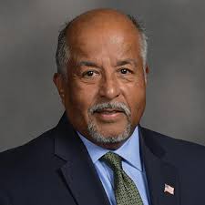 Ray Urrutia's Instagram, Twitter & Facebook