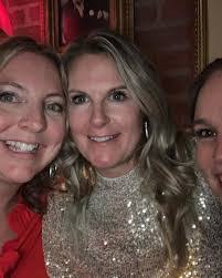 Melanie Elliott's Instagram, Twitter & Facebook