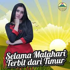 Matahari terbit sebenarnya karena keterbatasan manusia, yang hanya bisa lihat ketika matahari muncul dari balik batas horizon, yang merupakan batas singgung maksimum antara. Various Artists Selama Matahari Terbit Dari Timur Amazon Com Music