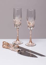 Personalized Wedding Glasses And Cake Server Set Cake Cutter Etsy Wedding Champagne Flutes Wedding Glasses Wedding Champagne Glasses