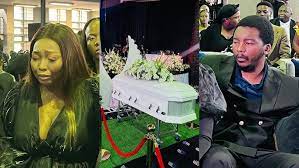 DJ Zinhle at Winnie Khumalo Funeral - YouTube