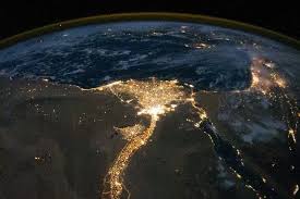 View Of The Nile River At Night Egypt صورة اكتر من رائعة لنهر النيل ليلا أخدها أحد رواد الفضاء من وكالة ناسا يوم Earth At Night Nile River Egypt