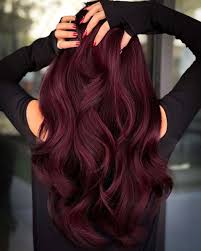 Idea per i capelli rossi, si chiama chocolate mauve. Capelli Rosso Scuro 20 Foto Idee Per Trovare Il Look Perfetto