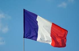 Der rand der frankreich flagge ist doppelt umsäumt und an der mastseite in ein starkes besatzband eingenäht. Kinderzeitmaschine Ç€ Was Ist Die Trikolore