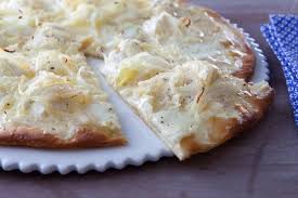 Recette De Pizza Blanche Facile Et Rapide Recette Pizza Pizza Blanche Recettes De Cuisine