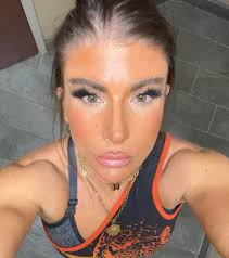 Seeking photographer and bodybuilding coach for fitness journey?