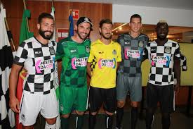It shows all personal information about the players, including age, nationality, contract duration and current market. Jan Fredrik Hagen On Twitter Official Feirense S Ac Milan Esque 3rd Kit For The 2017 18 Season I M Definitely A Fan