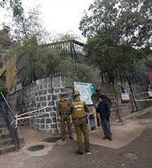 Get up close and personal with wild creatures at parque safari, offering entertaining and educational tours in which visitors ride in caged vehicles through animal habitats. Dueno De Parque Safari De Rancagua Se Actuo Con Todos Los Protocolos Internacionales
