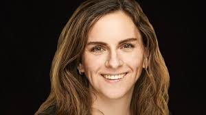 Mona Rubin's Instagram, Twitter & Facebook