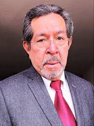 La singular triplicidad del reportero Roberto Rock