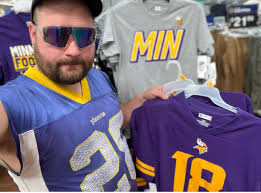 NFC NORTH Trash Talk Cave