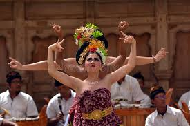 Pendet is a traditional dance from bali, indonesia, in which floral offerings are made to purify the . Balinese Women Dancing Tari Pendet Dance In Bali Indonesia Editorial Stock Image Image Of Asian Celebration 156119734