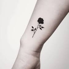Small Black Rose By Anna Tattoo Apprentice Anna Annarehtattoo App Small Rose Tattoo Black Flowers Tattoo Black Rose Tattoos