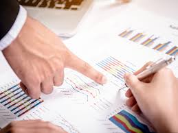 A) on a annoncé que le train allait partir. Privilegier L Analyse De La Valeur Intrinseque Finance Et Investissement