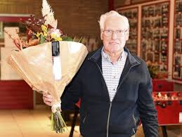 VEERTIG JUBILARISSEN GEHULDIGD TIJDENS ALGEMENE LEDENVERGADERING