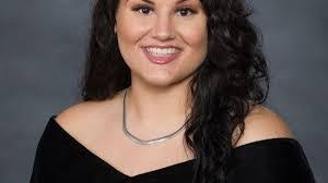 Lynette Savage's Instagram, Twitter & Facebook