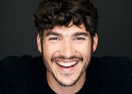 Dumas: Voyez les premières images de la nouvelle série avec Gildor Roy