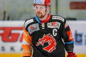 Petr vrána (born march 29, 1985) is a czech professional ice hockey centre who currently plays for hc oceláři třinec of the czech extraliga. The Wife Of A Czech Hockey Player Died Tragically An Ice Broke Under Her While Rescuing A Dog