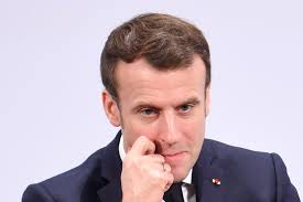 Macron pakt corona aan, maar is toch kop van jut in Frankrijk