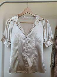 Karina is wearing a size s in the silk set paired with the leather belt off white. Vintage Silk Blouse Women S Fashion Clothes Tops On Carousell