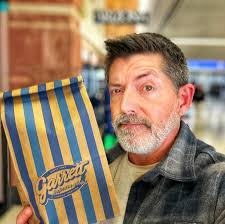 A top notch rehearsal dinner for the lovely Anna Feiler and her fiancé  Jake, thrown by the incredible Julie Feiler... 🎶with a little help from  her friends 🎶 #friends #weddings #rehearsaldinner #beautifullandscape #