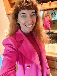 Happy 38th birthday to the hottest dress wearer