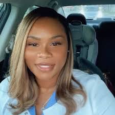 Ebony Jasmine (@girl_ofalltrades)