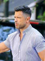 Photo gallery with the haircuts of several male celebrities, with detailed descriptions and information on how to cut and style your hair the same way. Donald Glover S Hair Also Had A Great Week Guys Grooming Cool Hairstyles For Men Mens Haircuts Short