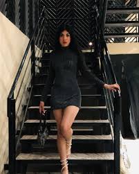 in her own world 💫🤎🦦