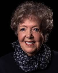 Laura Kellam's Instagram, Twitter & Facebook