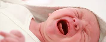 Unruhig ist, schreit, schläft, gefüttert wird, spielt, badet und gewickelt wird, wach interessiert ist. Kiss Syndrom Wie Alternative Heilmethoden Schreibabys Helfen Sollen