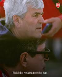 No podía cerrar este año sin volver a traerlos a la memoria y sin abrazar a  sus familias, que hoy siguen adelante con una ausencia imposible de  explicar. Quedan los recuerdos, las