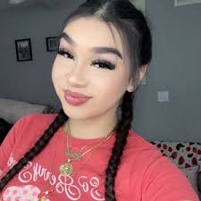 daisy favela (@daisyfavela_)