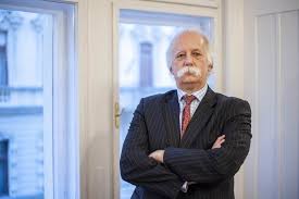 Antall was the son of a government official who aided polish refugees and jews during world war ii. Hvg360 Antall Jozsef Fia Nem Unja Meg A Cegfelvasarlasokat