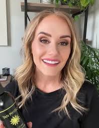 Always dreamed of a tan that fits like it was made for you? Meet Tan  Physics True-Color: flawless