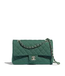 Chanel, sac à main timeless classique en python. Sac Classique Jersey Metal Dore Vert Chanel Coco Neige 2019 20 Chanel Chanelcoconeige Visit Espritdeg Sac Chanel Sac Chanel Classique Sacs A Main Mode