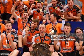 180 Robert Kromm Photos & High Res Pictures