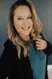 Amber Rhine's Instagram, Twitter & Facebook