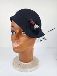 Women's Hats 1930s Felt Hat Vintage 1930s Hat Round Red Linen Perch  Tilt Hat Cap Button Detail Laurel Hurst Art Deco Mid Century