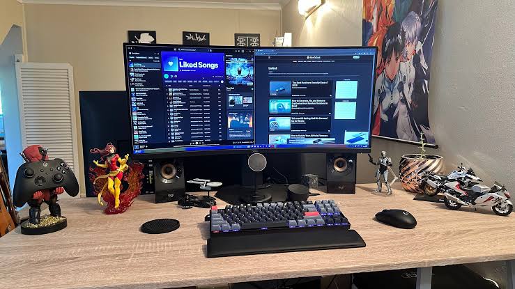 I use a laptop as a desktop computer, here's how