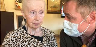 Canadian comedian creates podcast about mother's life with Alzheimer's